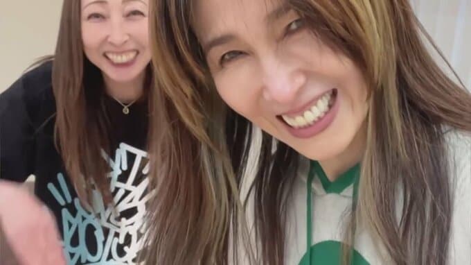 【 工藤静香 】　「これは歌の振り付けではない」「突然動かすと痛めてしまう」　身体を固まらせないためのメンテナンス動画を公開|TBS NEWS DIG