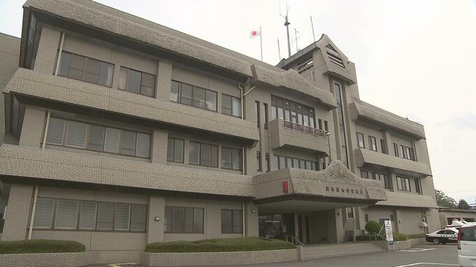大型トレーラーが民家に突っ込む　交差点で軽自動車と衝突、避けようとハンドル切ったか　福島　|　福島のニュース│TUF