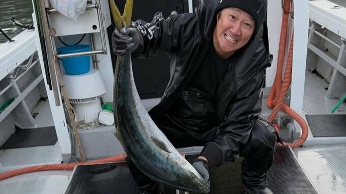 【 近藤真彦 】ブリ爆釣「ブリブリいわしたったぜ〜！」　4人でブリ＆ハマチ＆鯛で計19尾の大漁 “晩ごはんはブリ大根” |TBS NEWS DIG