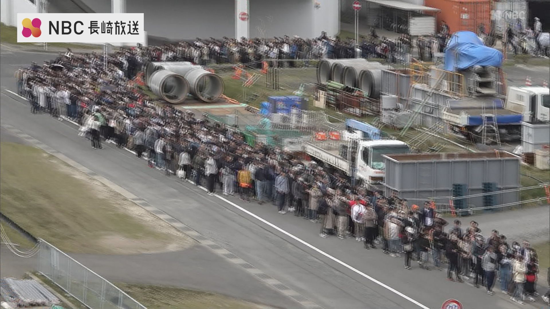 米海軍佐世保基地 フリートフレンドシップデー 接岸中の船にオスプレイ