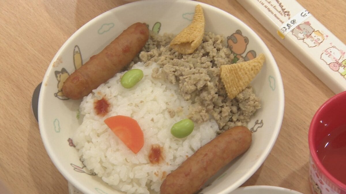「おいしい！」節分にちなみ鬼の顔に飾り付けたごはんに園児も大満足　高校生野菜ソムリエプロのふるさと給食　甲府市