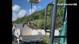 側溝にはまっていたのは100キロ超のウミガメ 重機で救出 産卵で上陸か「元気で海へ帰って」鹿児島県奄美大島 | 鹿児島のニュース|MBC NEWS|南日本放送