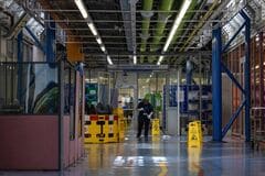 半導体製造装置銘柄に売り、中国が液浸型DUV露光装置を製造との報道| TBS CROSS DIG with Bloomberg