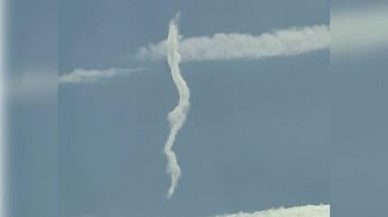 まるで「千と千尋の神隠し」ワンシーン 真夏の空に「昇り龍」みたいな