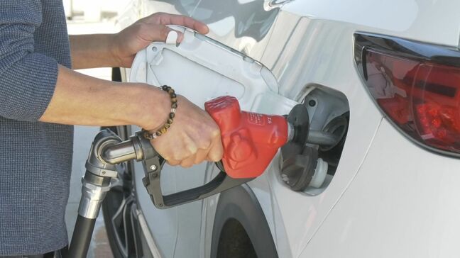 「売れば売るほど赤字」独立系ガソリンスタンド悲鳴「ガソリン販売中止」を決断 選挙カーレンタル事業も…アクリル板50%値上げ 「四面楚歌、八方ふさがりです」中東情勢悪化で事業継続の危機に|TBS NEWS DIG
