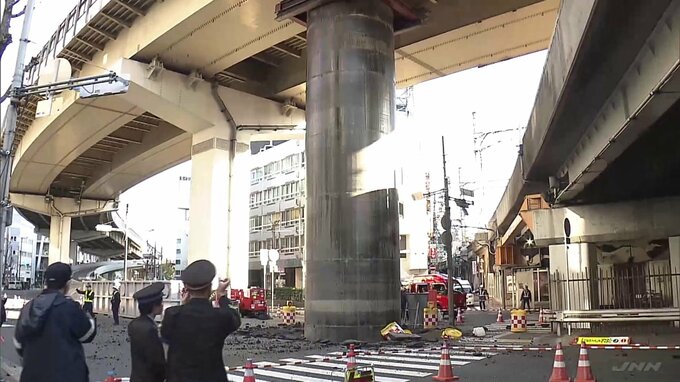 下水工事用に地下埋設の金属製パイプが地上から十数メートル突き出す　大阪・北区|TBS NEWS DIG