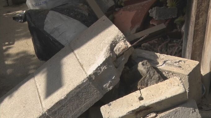 高齢者3人が乗った車が民家に衝突し１人重体　島根県大田市の市道　|TBS NEWS DIG