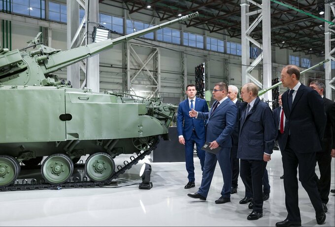 プーチン大統領に異例の進言、戦費維持困難とロ財務省・中銀高官
