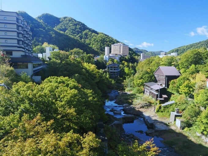 気温高めの秋でも紅葉は早い？ 札幌・定山渓ではすでに2割ほど色づく カギは「夜の冷え込み」1か月予報から今後を読む 気象予報士解説　|　北海道のニュース｜HBC北海道放送