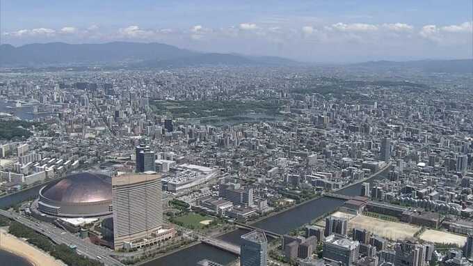 「30～40センチくらいの穴が空いている」中学校前の交差点で道路が陥没　福岡市南区　|　福岡のニュース｜RKB NEWS｜RKB毎日放送