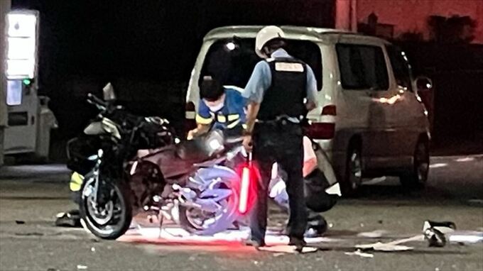 乗用車と二輪車が衝突　二輪車の運転手が意識不明の重体　|TBS NEWS DIG