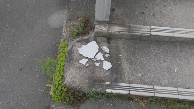 6ｍ上の橋からコンクリートの塊2キロが落下  40代男性の頭を直撃したがけがなし　橋の内部が腐ったことが原因か|TBS NEWS DIG