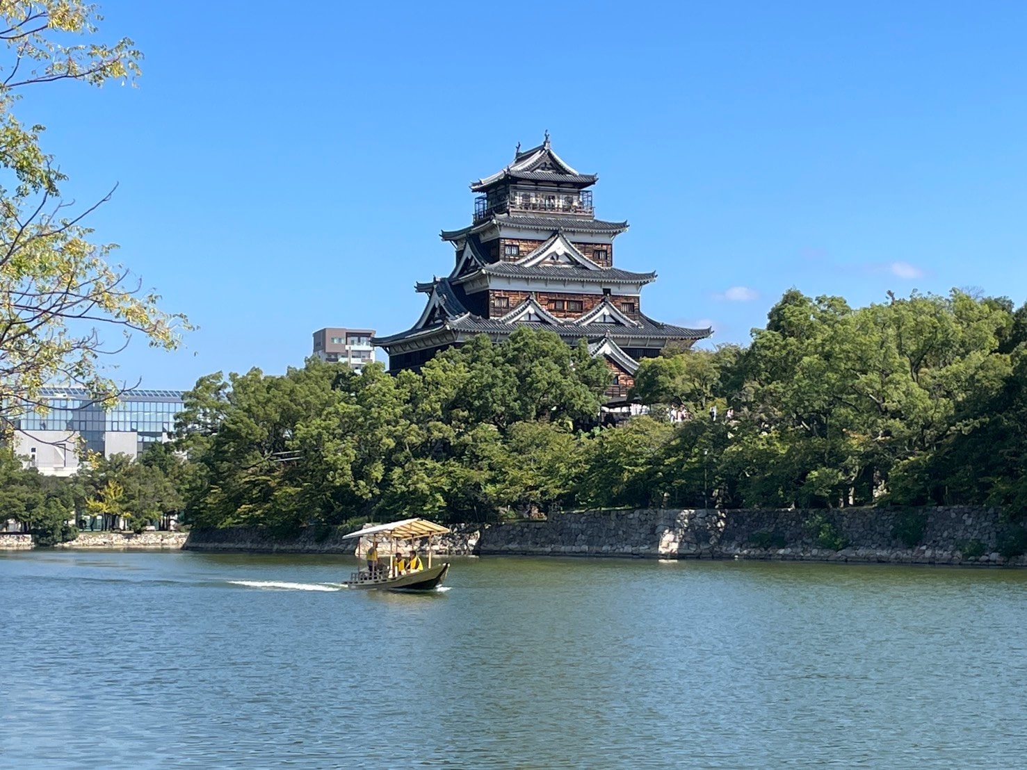 水面から歴史を感じる特別な体験 広島城のお堀を巡る遊覧船 10月25日