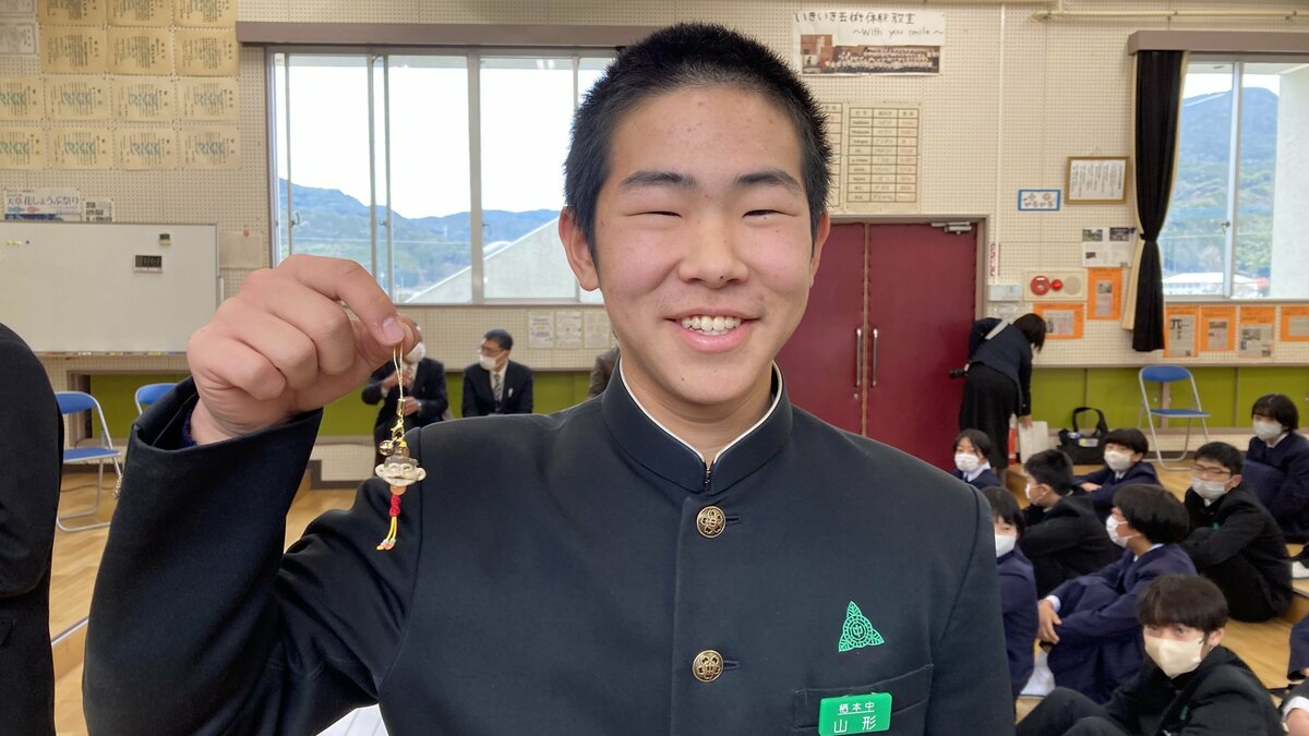 くまカッパ へのかっぱの気持ちで乗り切って」受験生たちに『かっぱのストラップ