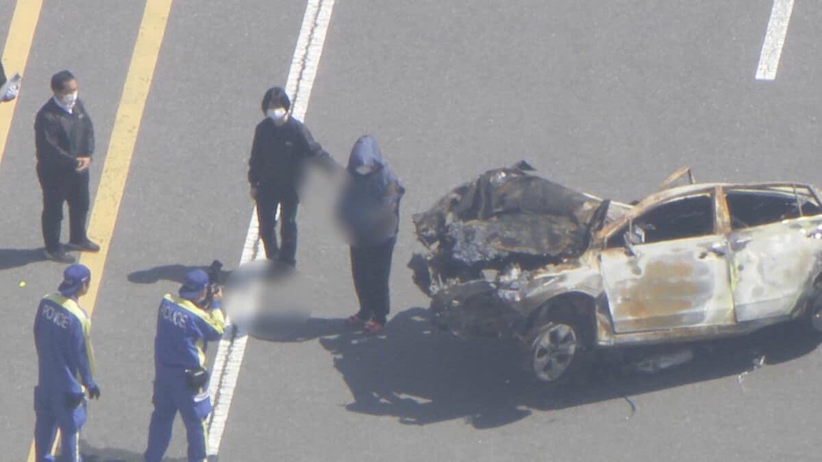 新名神の6人死亡事故 容疑者の女を立ち会わせ事故車両の実況見分 遺体の損傷激しく…未だ身元特定に至らず