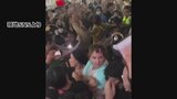 髪の毛をつかみ合い…タイの歓楽街で大乱闘　性的マイノリティらによる口論が暴力事件に発展|TBS NEWS DIG