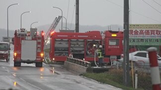 「炎と白煙が見える」リサイクル会社で火事　けが人なし　40分後に消し止められる　富山　|　富山のニュース｜天気・防災｜チューリップテレビ