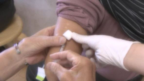 インフルエンザ感染者大幅増で今シーズン最多に…1医療機関当たり51.83人、保健所別は上田が103.38人、飯田、北信、長野市などが30人超える警報レベル、新型コロナの感染者はわずかに増|TBS NEWS DIG