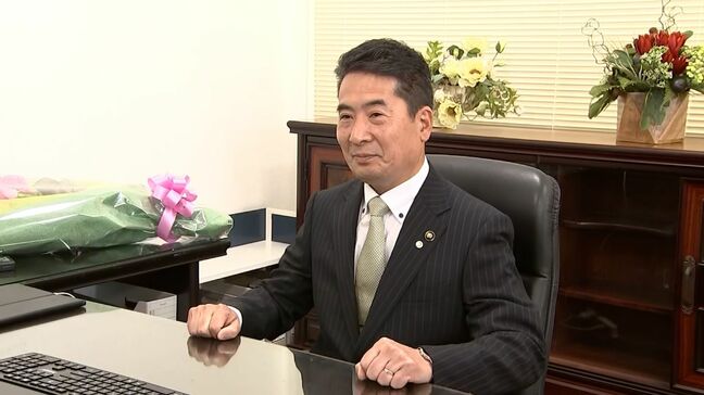 赤磐市長選挙で当選した前田正之市長が初登庁 職員が一丸となり「ワンチーム赤磐」で【岡山】|TBS NEWS DIG