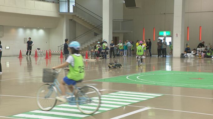 児童らが自転車の交通ルールの知識や運転技能競う  交通安全こども自転車石川県大会　|　石川県のニュース｜MRO北陸放送