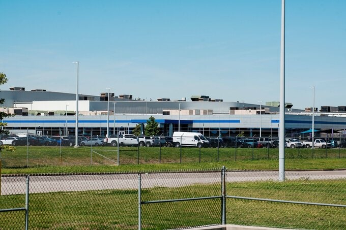 マスク氏のxAI、データセンター「コロッサス」拡大で建物購入