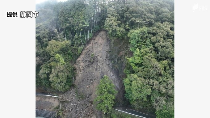 「土砂崩れが発生した」30メートルにわたって県道ふさぐ 大雨の影響か けが人や孤立などなし=静岡・葵区|TBS NEWS DIG