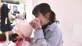 馴染みの客からの花束に思わず涙も 憧れの松本パルコと歩んだ14年「すべてが財産」女性店長の元には別れを惜しむ常連客が次々と 涙と感謝と笑顔で閉店を見届けた最後の1日 | SBC NEWS | 長野のニュース | SBC信越放送