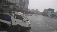 路線バスが突如暴走、乗客ら10人が重軽傷　韓国・釜山| TBS CROSS DIG with Bloomberg