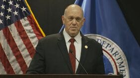 ミネアポリスで活動の移民当局700人を削減へ　トランプ政権の国境警備責任者が発表　発砲による死亡事件で批判高まるなか|TBS NEWS DIG