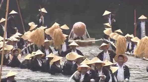 上松町で切り出された御神木 伊勢神宮に到着 伝統の「川曳(かわびき)」威勢の良いかけ声が響き渡る|TBS NEWS DIG