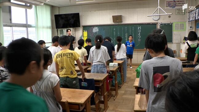 「サッカーで準優勝した」「小説読んだ」夏休み明け、思い出とともに児童ら元気に登校＝静岡市|TBS NEWS DIG