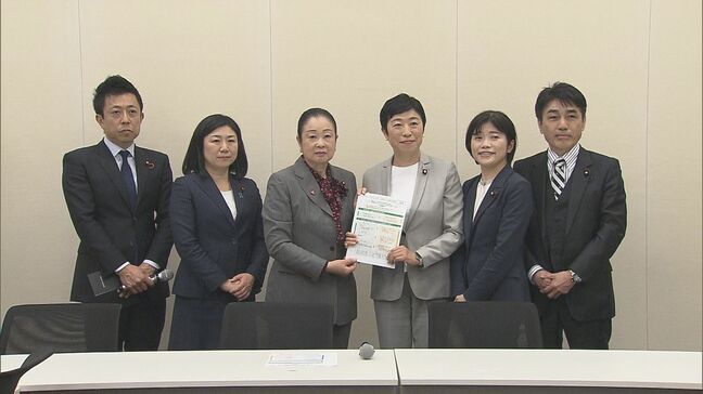 「共に頑張っていければ」立憲・辻元代表代行　自民・推進派議連に選択的夫婦別姓の独自案を手交|TBS NEWS DIG