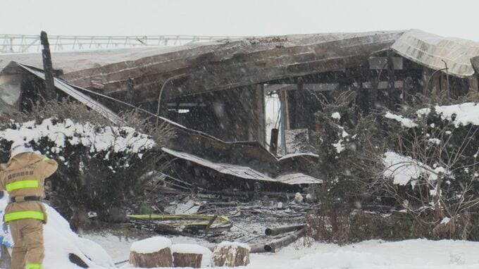 「建物が燃えている」と消防に通報　住宅1棟と小屋が全焼　性別不明の1人の遺体を発見　住人と連絡取れず|TBS NEWS DIG