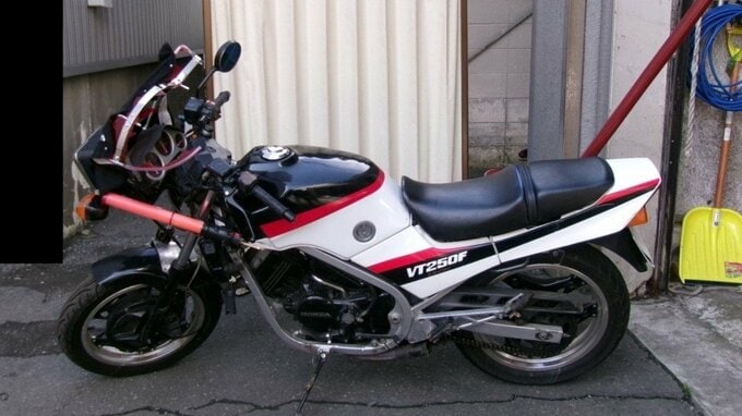 バイクに鉄パイプを取り付ける“不正改造”した疑いの釧路市の親子　16歳の息子は、このバイクで警察官をはねてけがさせていた　北海道釧路市|TBS NEWS DIG