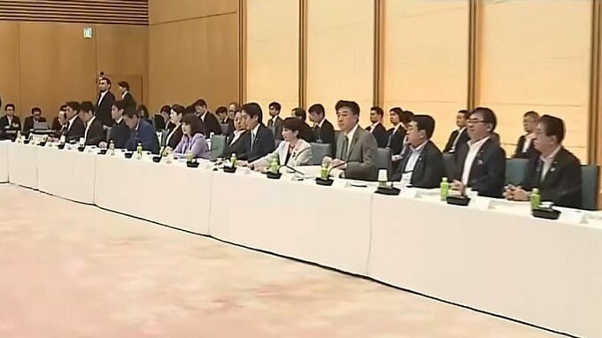 骨太を巡る不協和音が明らかになる中、財政は「短期警戒・長期楽観」
