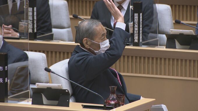 議場でよろめき一時騒然…石川・山田白山市長が体調不良訴え退席 去年に胆のう摘出手術も　|　石川県のニュース｜MRO北陸放送
