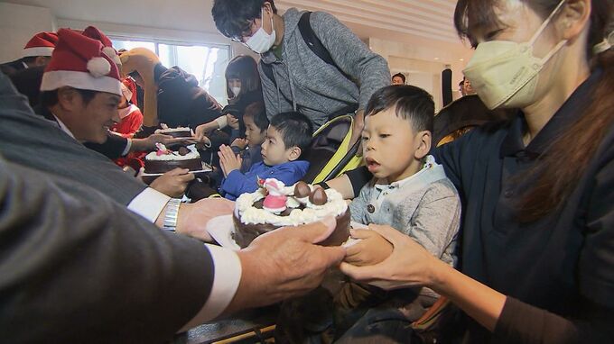 一足はやくメリークリスマス！30年続くクリスマスケーキのプレゼント　沖縄製粉が児童養護施設などへ贈る|TBS NEWS DIG