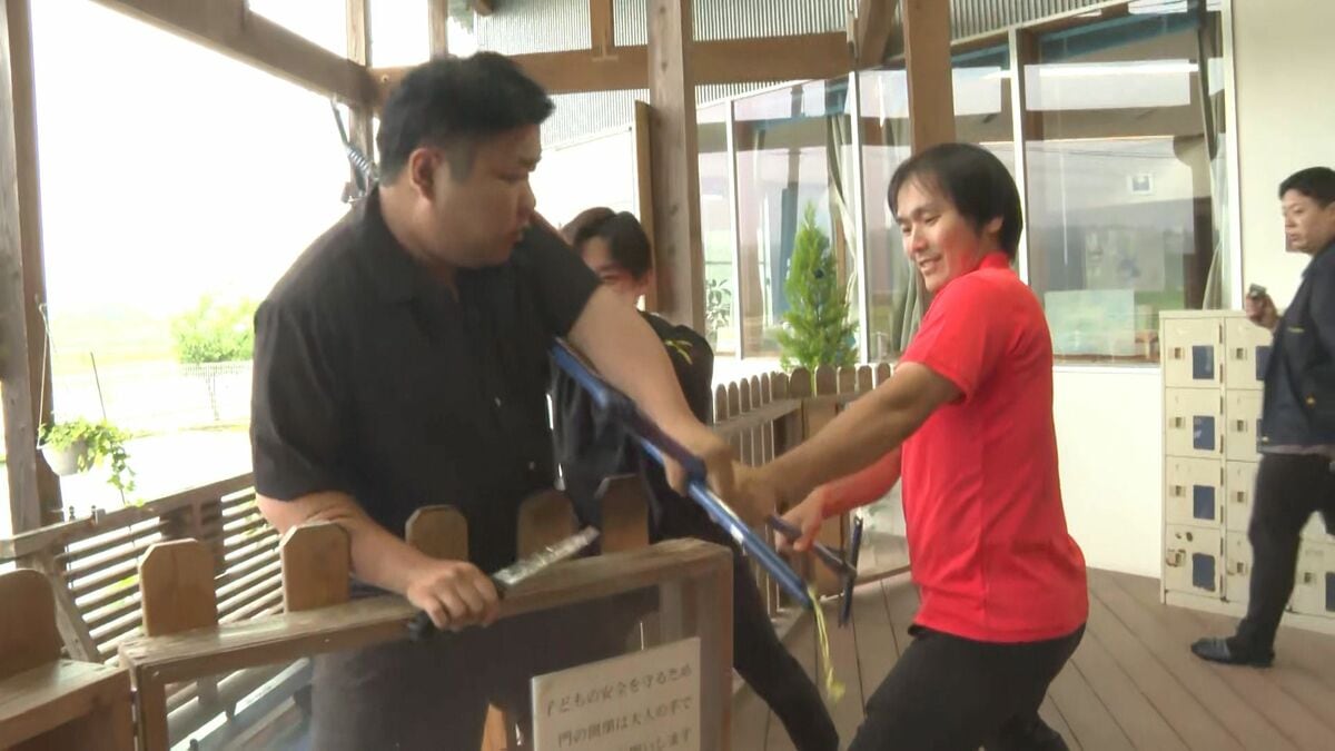 こども園が警察と不審者対策訓練　親へ特殊詐欺啓発すべく子どもが手紙書く　大分
