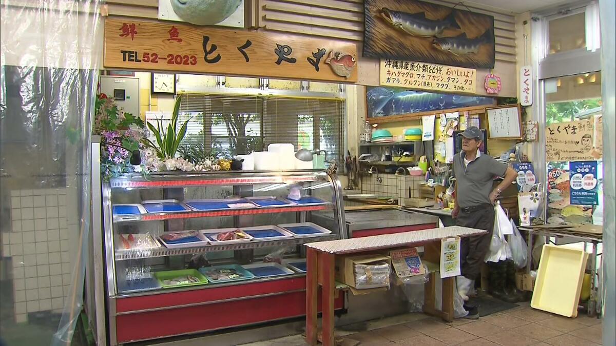 「台風ウンケーしてるさ」と店主ため息　沖縄の旧盆を襲った台風18号　交通も混乱