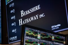 米バークシャー、4－6月期に約45億ドルの自社株買いを実施| TBS CROSS DIG with Bloomberg