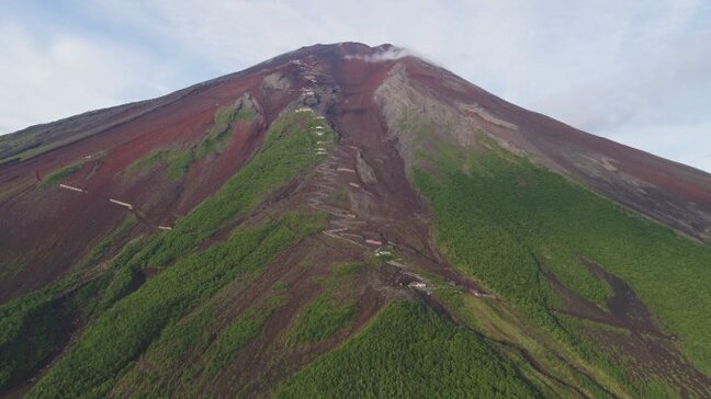 夏の富士山 吉田ルートの通行予約は24日午後1時スタート 今年は通行料4000円に 山梨|TBS NEWS DIG