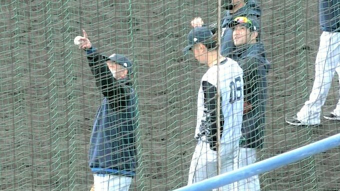 【西武キャンプ】球場に謎の飛行物体!? 松井稼頭央監督「違う角度から見たら、違うものが見えるかも」と新たな試み|TBS NEWS DIG