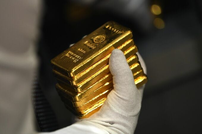 金価格が4000ドルに接近、米政府閉鎖と仏政治危機で不確実性高まる
