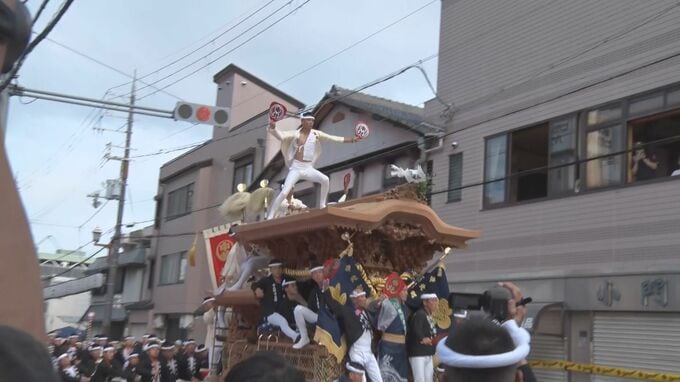 【だんじり祭影響】南海・岸和田駅周辺で大規模な車両規制 バス乗り場やタクシー乗り場周辺も規制対象に 警察「公共交通機関の利用を」|TBS NEWS DIG