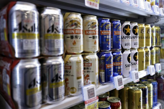 酒類メーカー株の下げ目立つ、がん発症リスクの明記を米当局が勧告