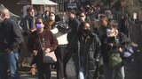 「やっとコロナを抜けられたかな」中国・春節の連休と全国旅行支援の再開 閑散期の富士北麓の観光地に大勢の観光客 | 山梨のニュース | UTYテレビ山梨