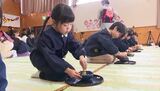 「お父さんが笑顔になってうれしかった」お茶に感謝の気持ちを込めて両親に　卒園を前に年長の園児たちがお点前を披露　|　SBC NEWS | 長野のニュース | SBC信越放送