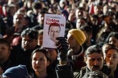 ウォール街へのトルコ売り込み、わずか30分で台無し－リラ急落の衝撃| TBS CROSS DIG with Bloomberg