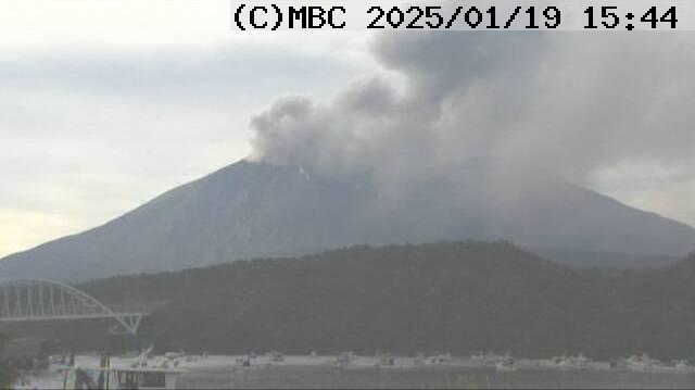 桜島が爆発　噴煙が火口上2000メートルまで上昇　|　鹿児島のニュース｜MBC NEWS｜南日本放送