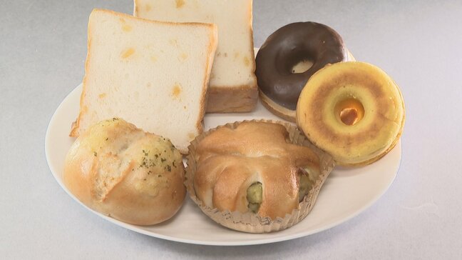 リンゴの食パンにサツマイモの詰まったパン 秋の食材が詰まった米粉パン 食物アレルギーに配慮したパンで人気 甲府・さんぼんパン|TBS NEWS DIG